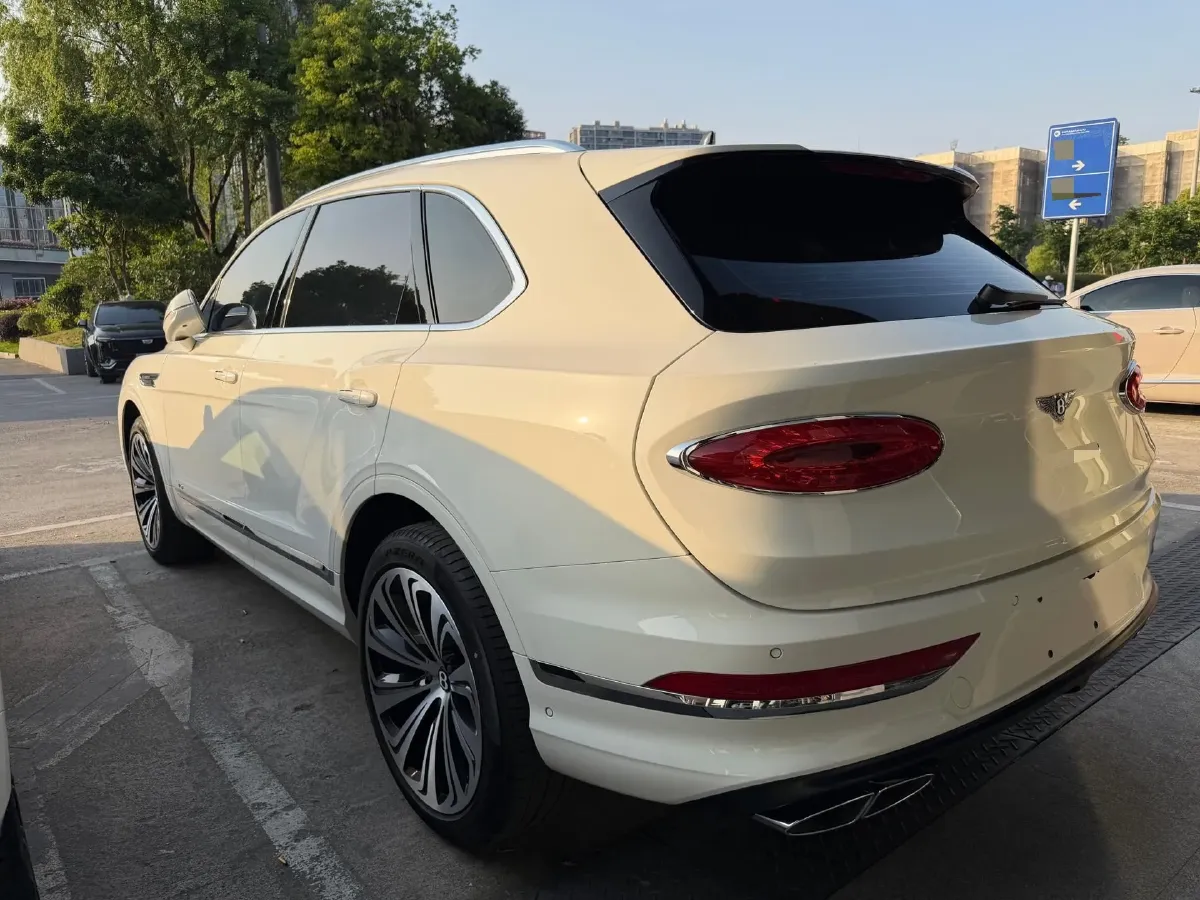 2022 Bentley Bentayga 4.0T 550HP V8 8AT,autocango,china used car exporter,china ev exporter,chinese used car exporter,chinese used ev exporter