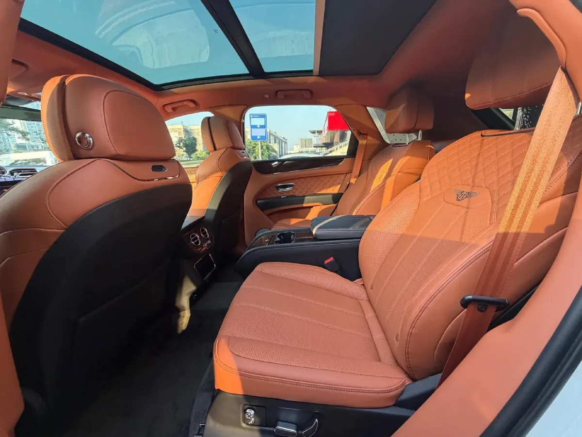 2022 Bentley Bentayga 4.0T 550HP V8 8AT,autocango,china used car exporter,china ev exporter,chinese used car exporter,chinese used ev exporter