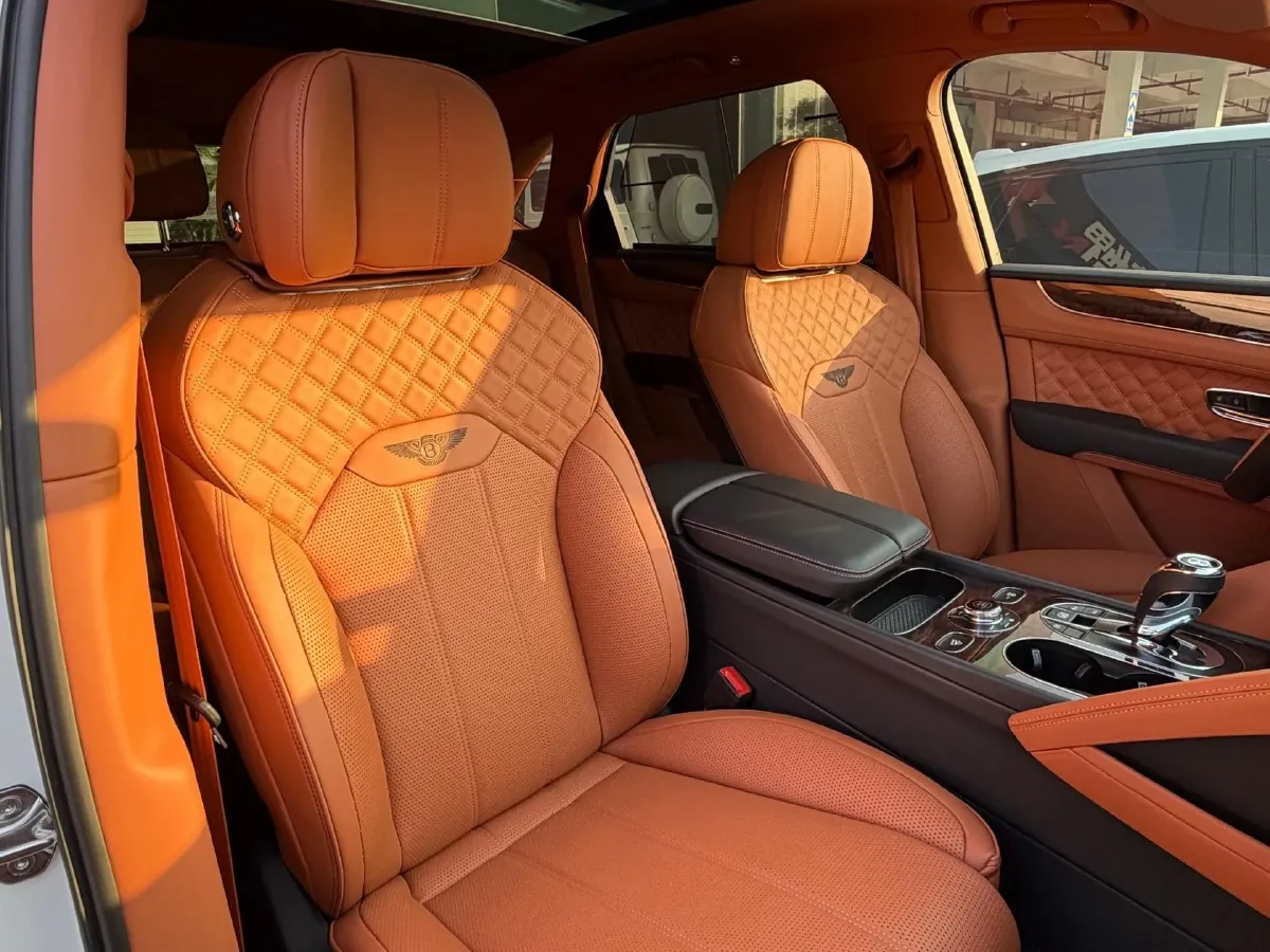 2022 Bentley Bentayga 4.0T 550HP V8 8AT,autocango,china used car exporter,china ev exporter,chinese used car exporter,chinese used ev exporter