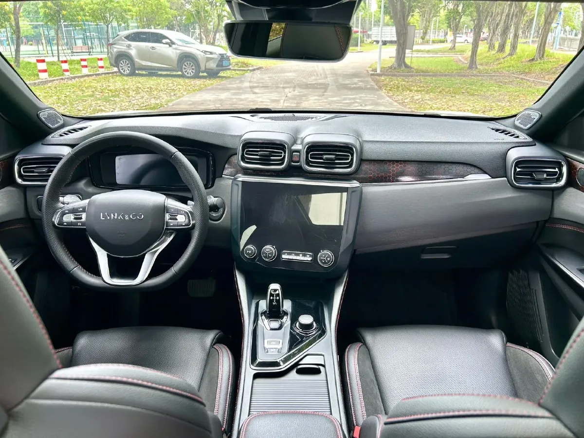 2019 LYNK&CO 01 2.0T 190HP L4 6AT,autocango,china used car exporter,china ev exporter,chinese used car exporter,chinese used ev exporter