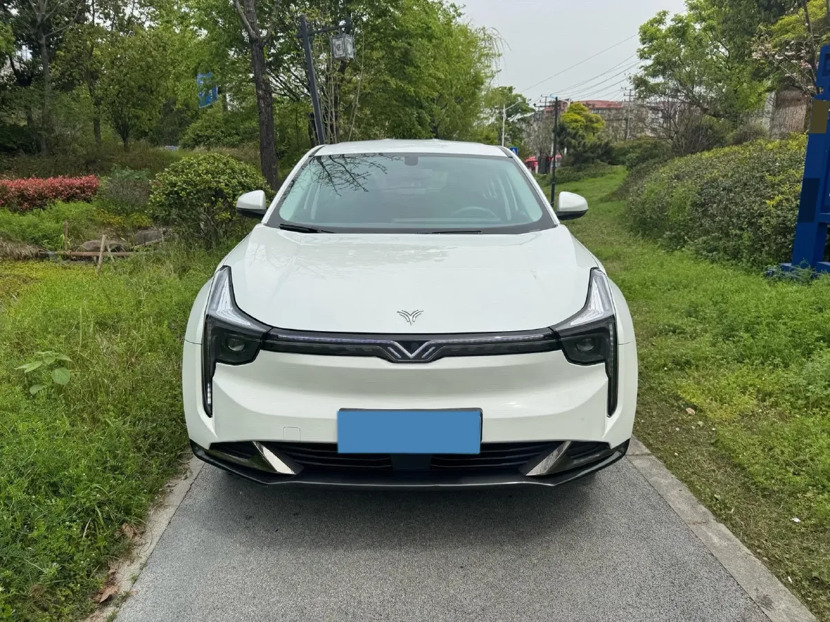 2022 Venucia Grand V 1.5T 190HP L4 7DCT,autocango,china used car exporter,china ev exporter,chinese used car exporter,chinese used ev exporter