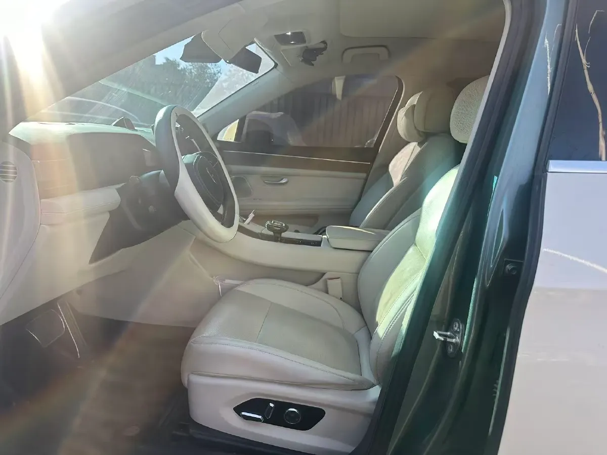 2022 Isuzu Mu-X 2.0T 220HP L4 8AT,autocango,china used car exporter,china ev exporter,chinese used car exporter,chinese used ev exporter