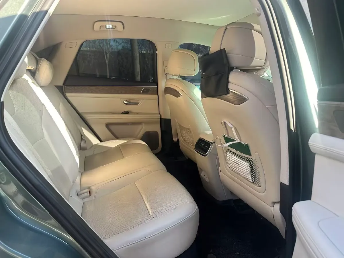 2022 Isuzu Mu-X 2.0T 220HP L4 8AT,autocango,china used car exporter,china ev exporter,chinese used car exporter,chinese used ev exporter