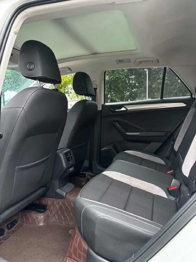 2020 Volkswagen T-Roc 1.4T 131HP L4 7DCT,autocango,china used car exporter,china ev exporter,chinese used car exporter,chinese used ev exporter