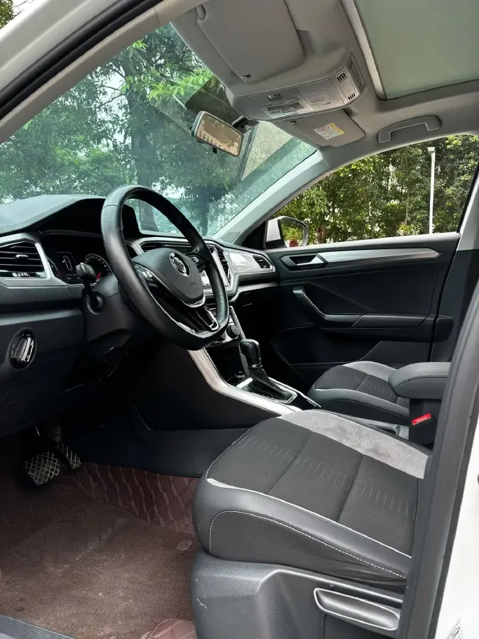 2020 Volkswagen T-Roc 1.4T 131HP L4 7DCT,autocango,china used car exporter,china ev exporter,chinese used car exporter,chinese used ev exporter