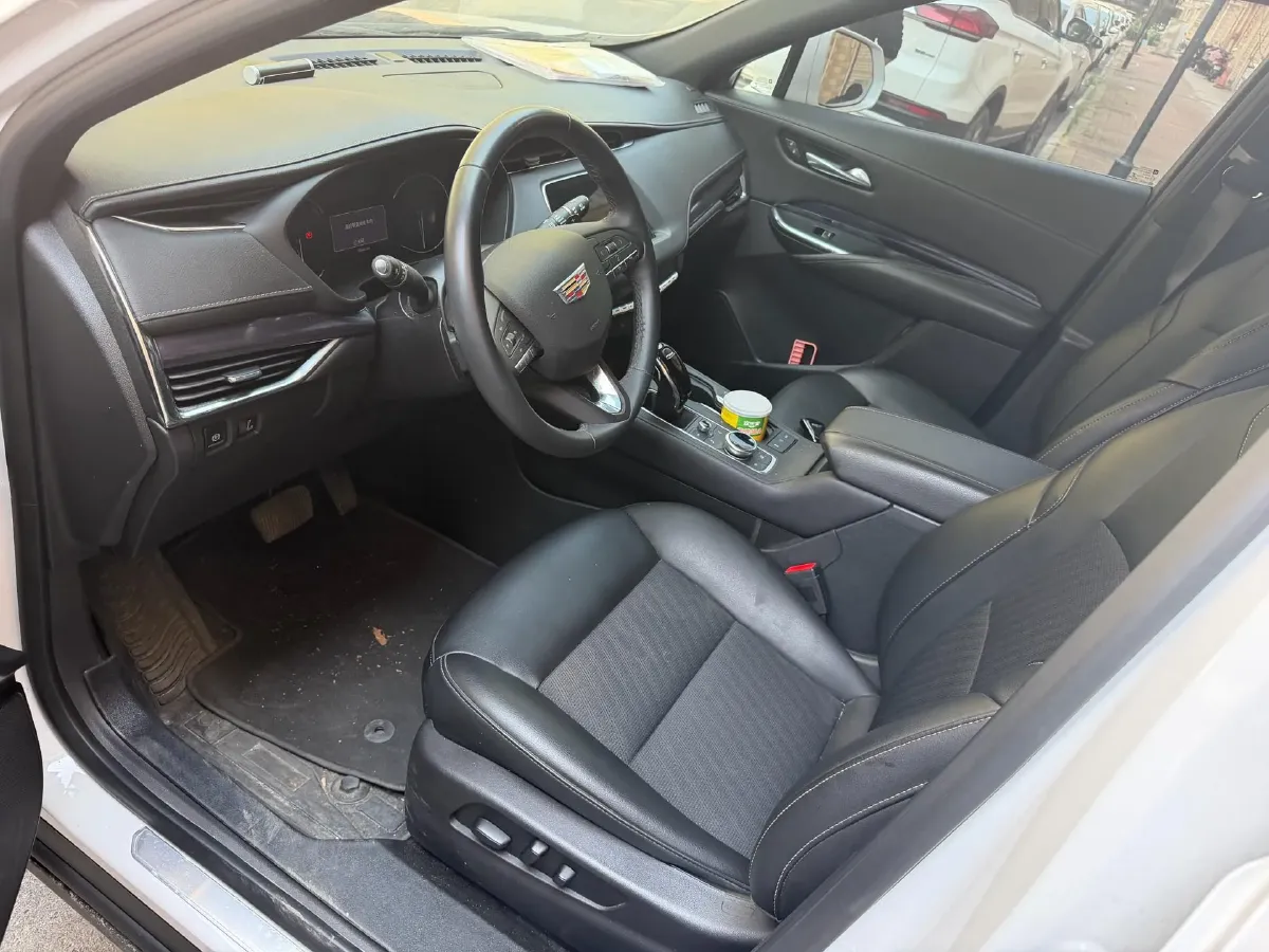 2022 Cadillac XT4 2.0T 237HP L4 9AT,autocango,china used car exporter,china ev exporter,chinese used car exporter,chinese used ev exporter