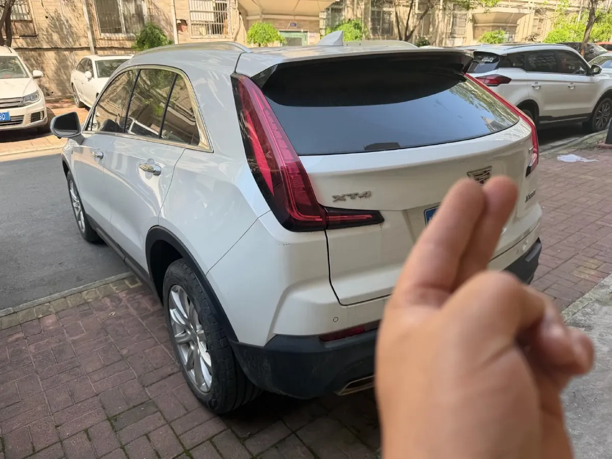 2022 Cadillac XT4 2.0T 237HP L4 9AT,autocango,china used car exporter,china ev exporter,chinese used car exporter,chinese used ev exporter