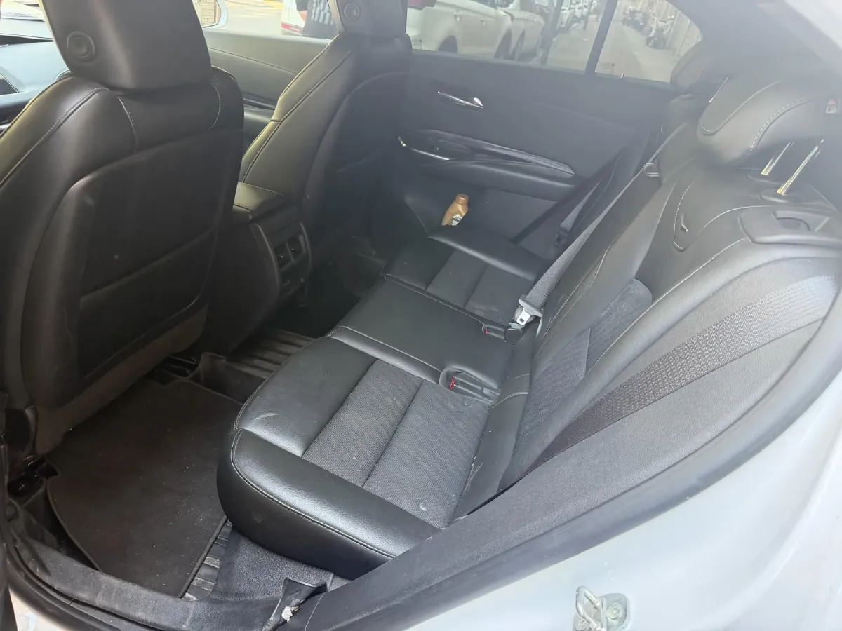 2022 Cadillac XT4 2.0T 237HP L4 9AT,autocango,china used car exporter,china ev exporter,chinese used car exporter,chinese used ev exporter