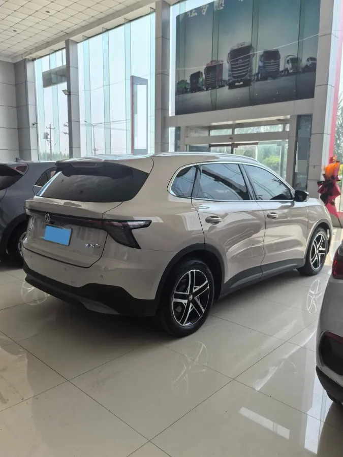 2025 MG MG ES5 BEV 62.2KWH,autocango,china used car exporter,china ev exporter,chinese used car exporter,chinese used ev exporter