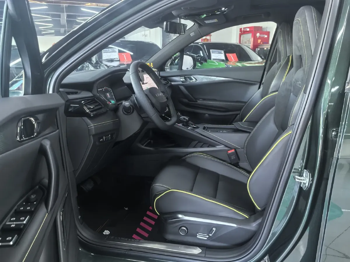 2023 LYNK&CO 03 1.5T 181HP L4 7DCT,autocango,china used car exporter,china ev exporter,chinese used car exporter,chinese used ev exporter