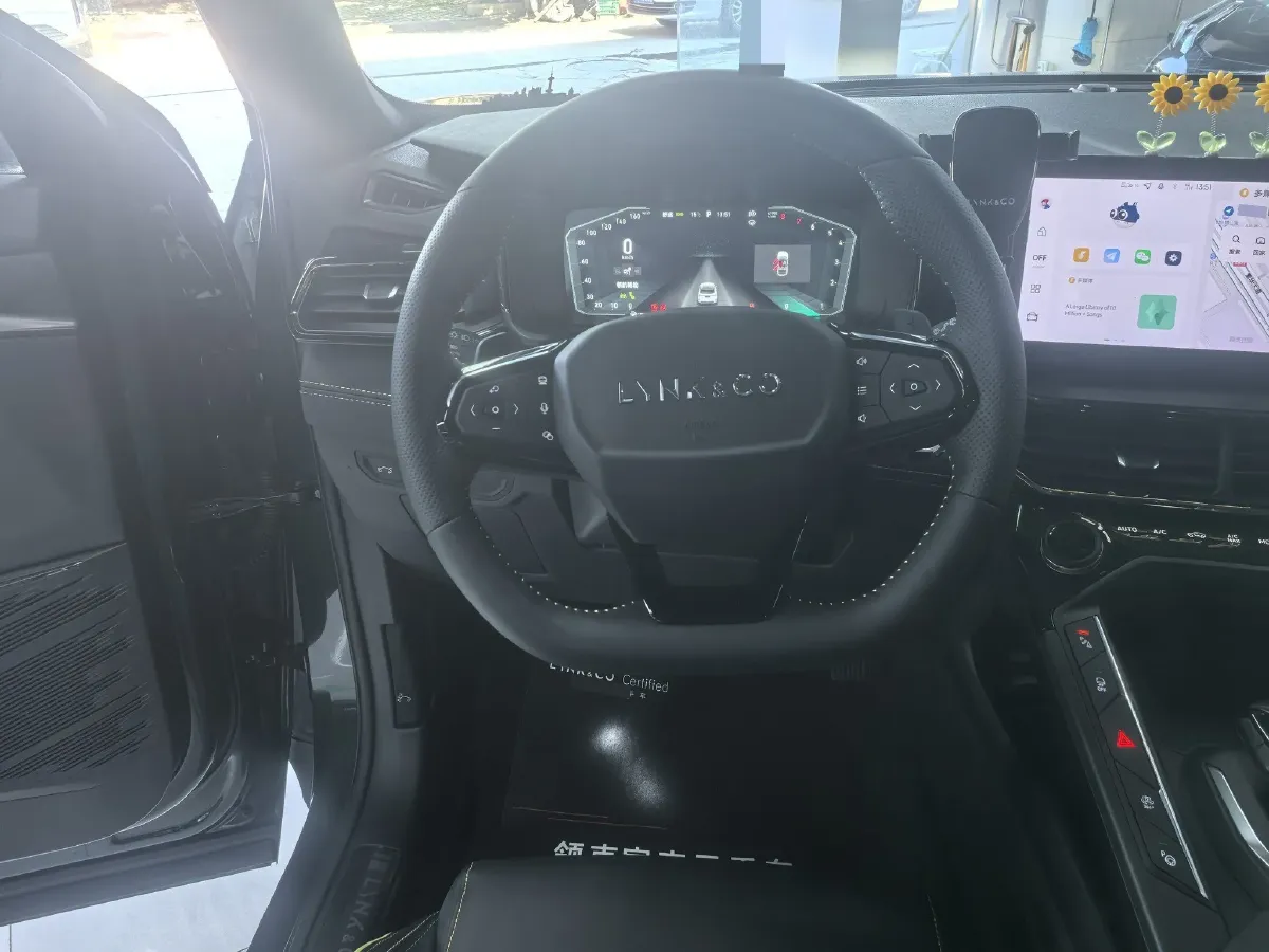 2023 LYNK&CO 03 1.5T 181HP L4 7DCT,autocango,china used car exporter,china ev exporter,chinese used car exporter,chinese used ev exporter
