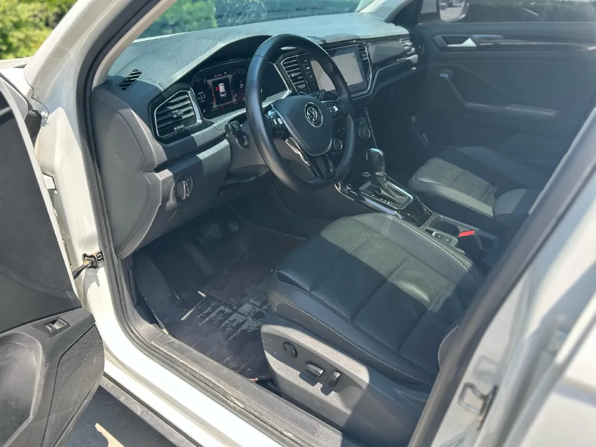 2022 Volkswagen T-Roc 1.4T 150HP L4 7DCT,autocango,china used car exporter,china ev exporter,chinese used car exporter,chinese used ev exporter