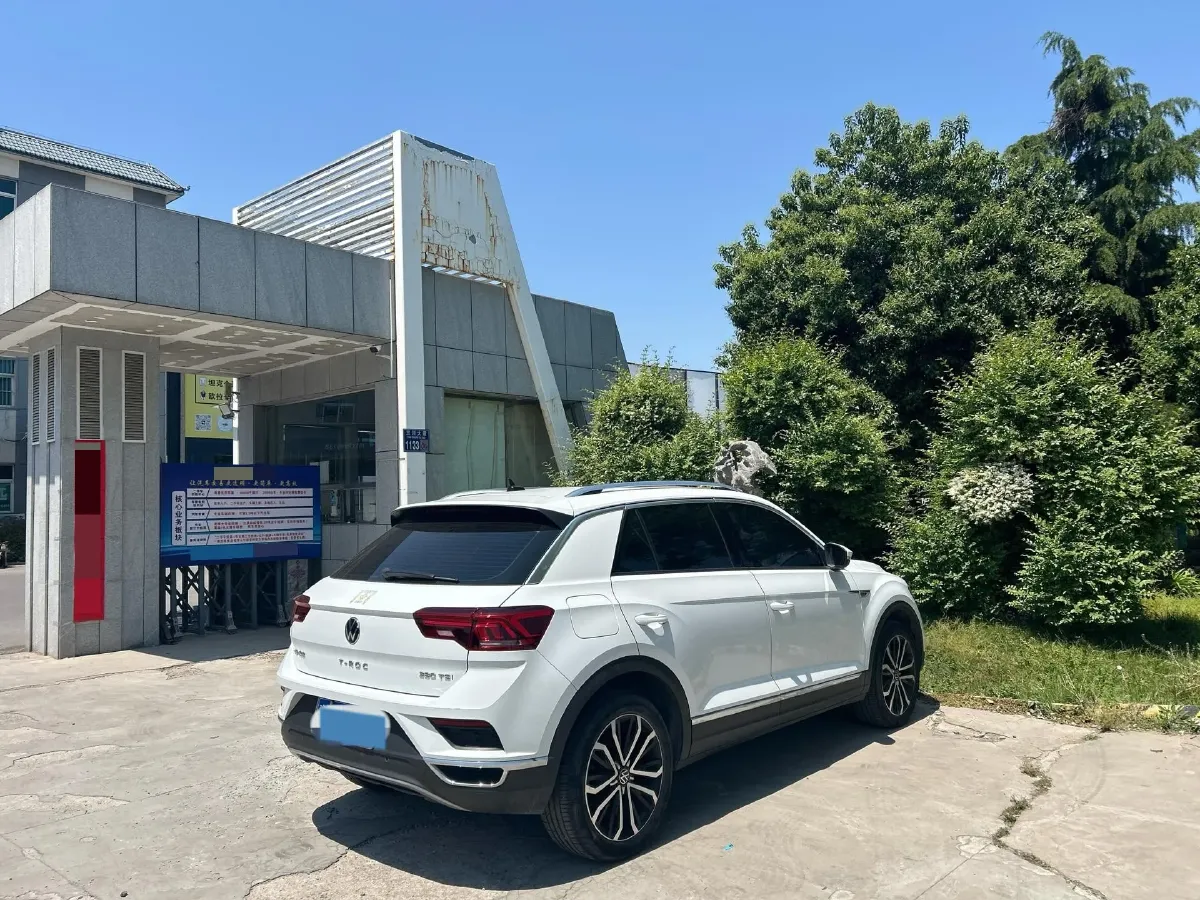 2022 Volkswagen T-Roc 1.4T 150HP L4 7DCT,autocango,china used car exporter,china ev exporter,chinese used car exporter,chinese used ev exporter