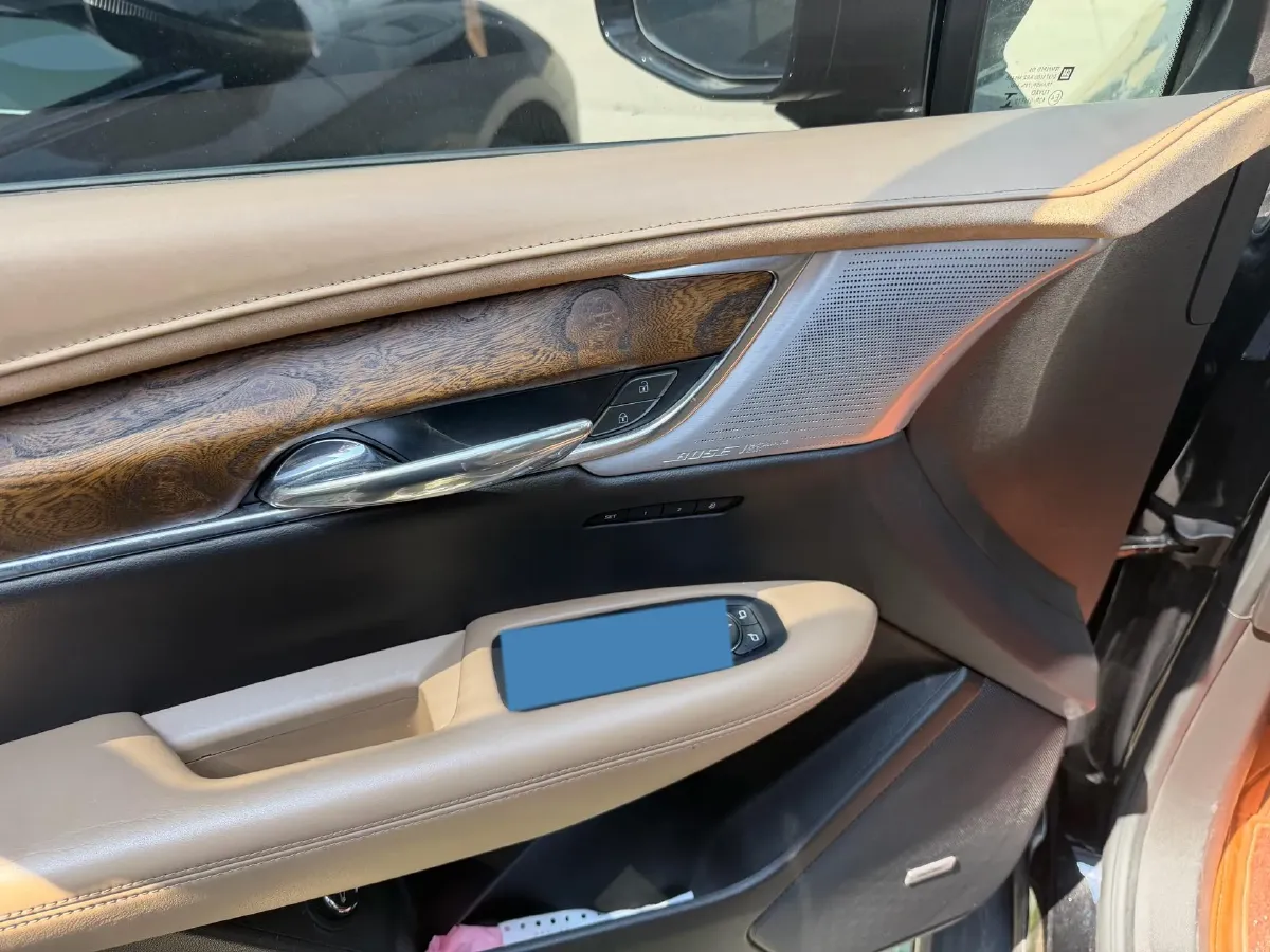 2022 Cadillac XT5 2.0T 237HP L4 9AT,autocango,china used car exporter,china ev exporter,chinese used car exporter,chinese used ev exporter