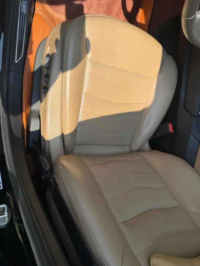 2022 Cadillac XT5 2.0T 237HP L4 9AT,autocango,china used car exporter,china ev exporter,chinese used car exporter,chinese used ev exporter