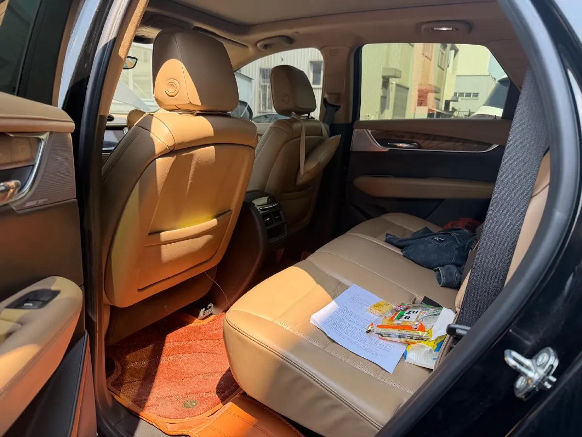 2022 Cadillac XT5 2.0T 237HP L4 9AT,autocango,china used car exporter,china ev exporter,chinese used car exporter,chinese used ev exporter