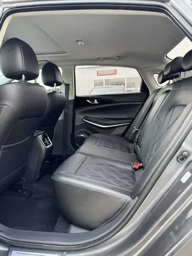 2022 ChangAn Raeton CC 1.5T 188HP L4 7DCT,autocango,china used car exporter,china ev exporter,chinese used car exporter,chinese used ev exporter