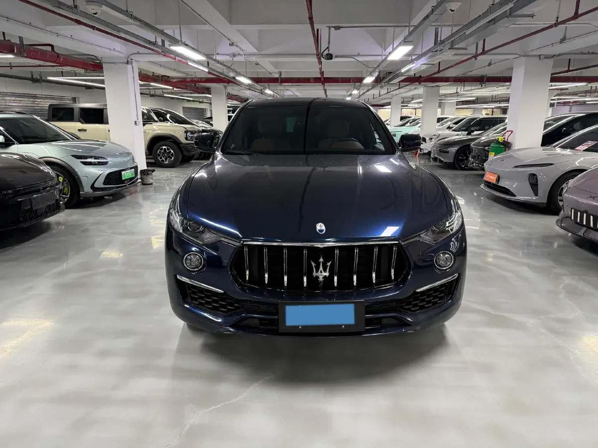 2022 Maserati Levante 2.0T 330HP L4 8AT,autocango,china used car exporter,china ev exporter,chinese used car exporter,chinese used ev exporter