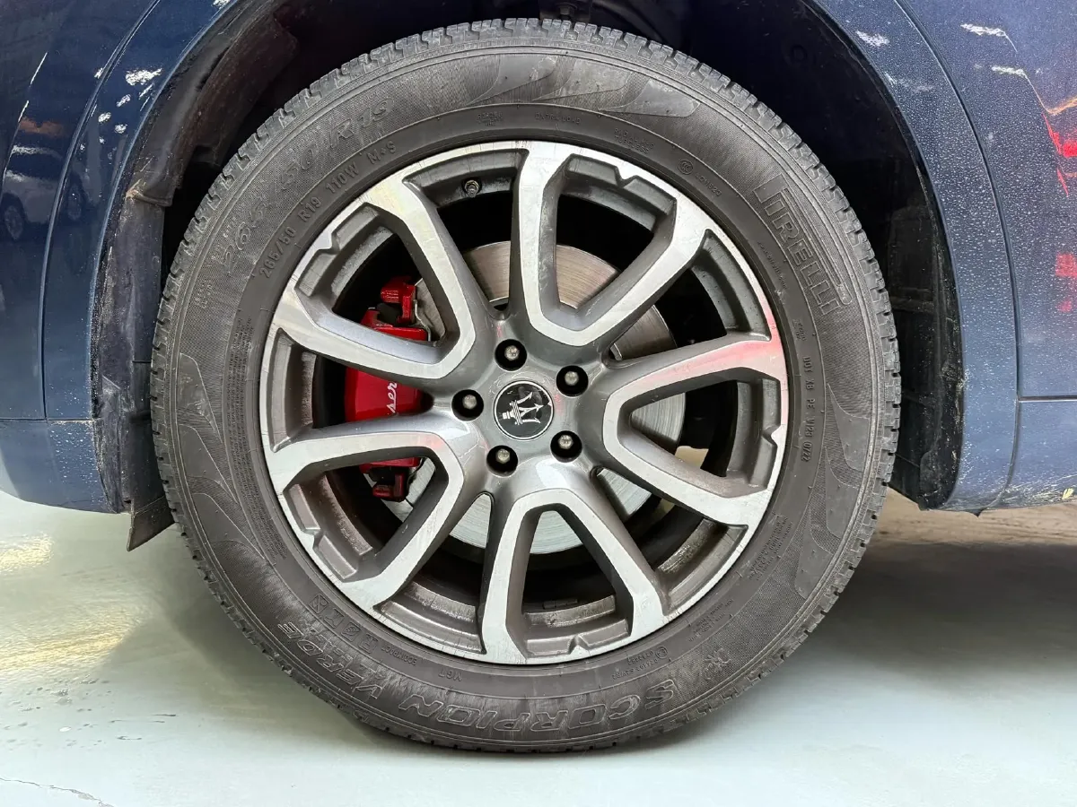 2022 Maserati Levante 2.0T 330HP L4 8AT,autocango,china used car exporter,china ev exporter,chinese used car exporter,chinese used ev exporter