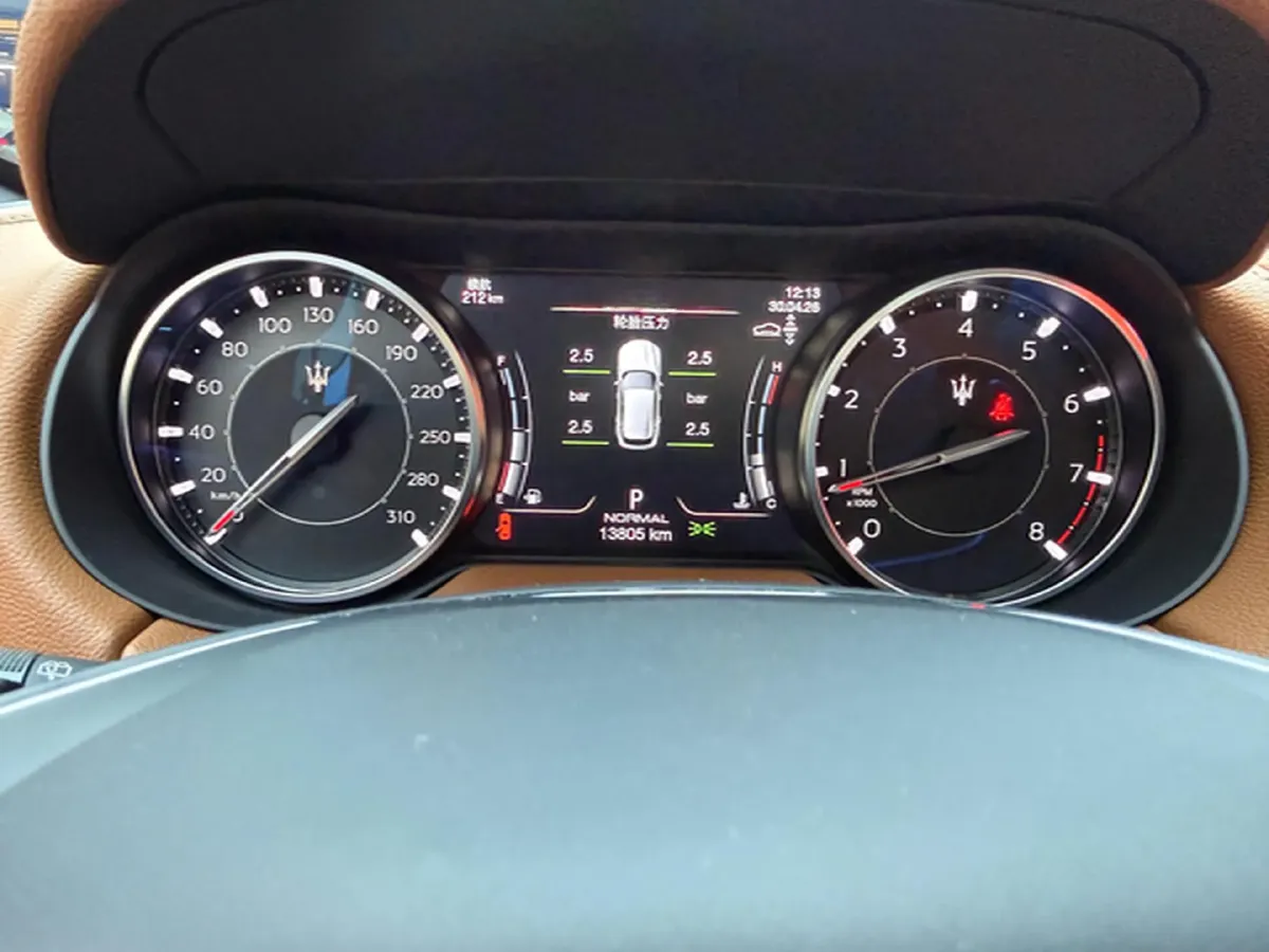 2022 Maserati Levante 2.0T 330HP L4 8AT,autocango,china used car exporter,china ev exporter,chinese used car exporter,chinese used ev exporter
