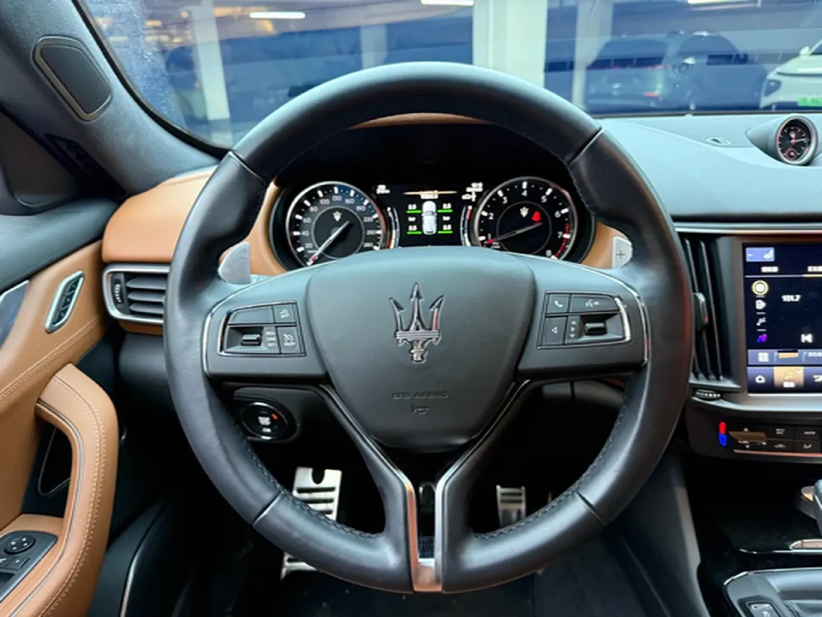 2022 Maserati Levante 2.0T 330HP L4 8AT,autocango,china used car exporter,china ev exporter,chinese used car exporter,chinese used ev exporter