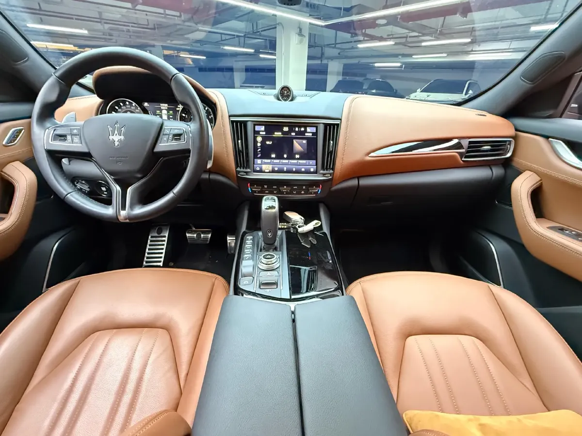 2022 Maserati Levante 2.0T 330HP L4 8AT,autocango,china used car exporter,china ev exporter,chinese used car exporter,chinese used ev exporter