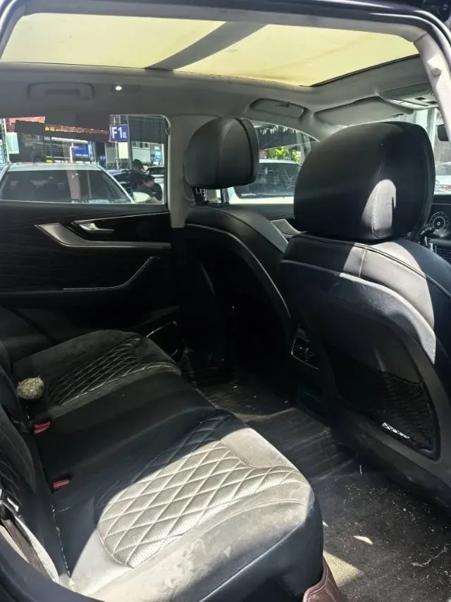 2019 HongQi HS5 2.0T 224HP L4 6AT,autocango,china used car exporter,china ev exporter,chinese used car exporter,chinese used ev exporter