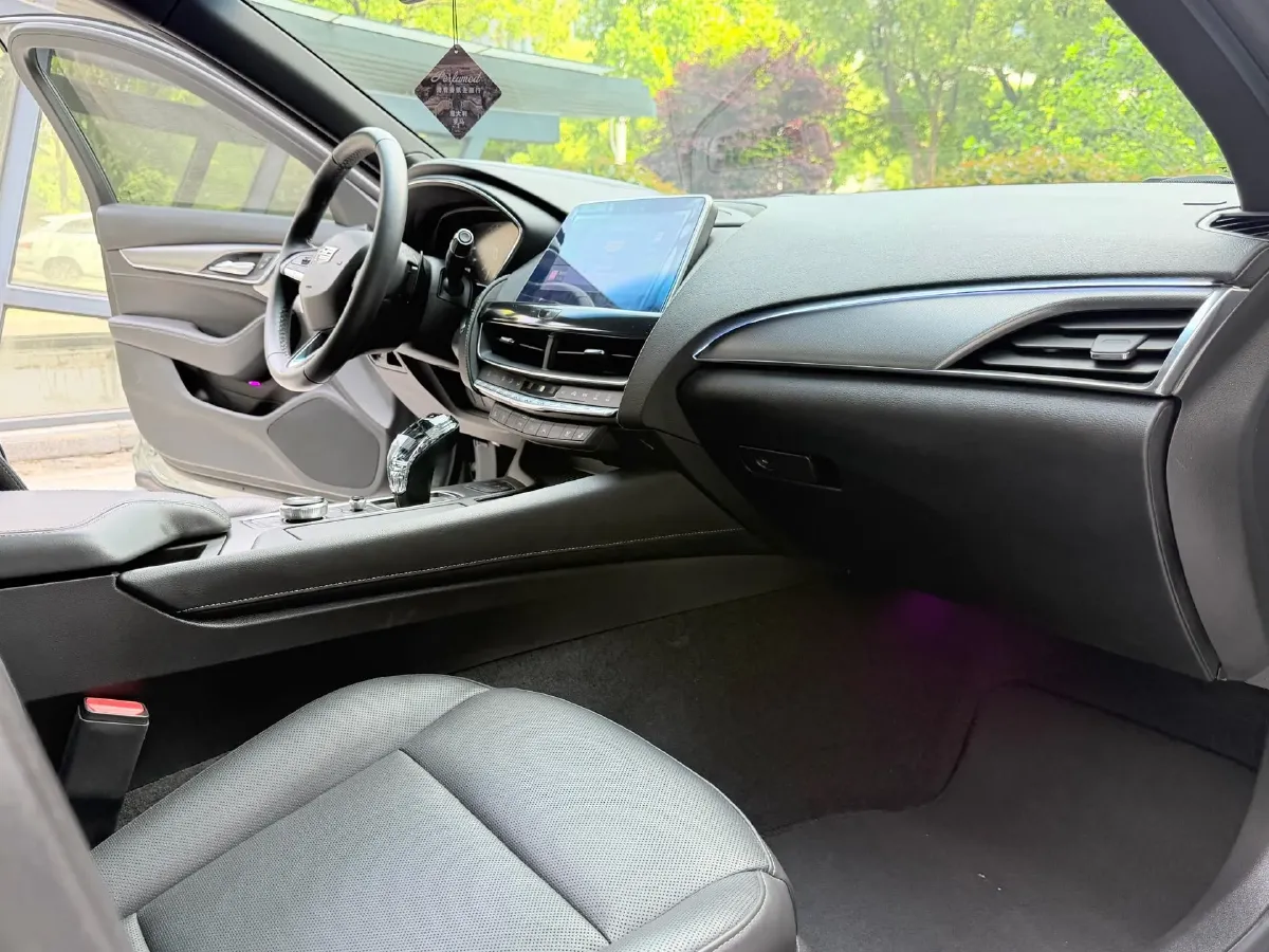 2023 Cadillac CT5 2.0T 237HP L4 10AT,autocango,china used car exporter,china ev exporter,chinese used car exporter,chinese used ev exporter