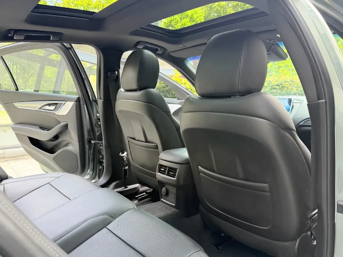 2023 Cadillac CT5 2.0T 237HP L4 10AT,autocango,china used car exporter,china ev exporter,chinese used car exporter,chinese used ev exporter