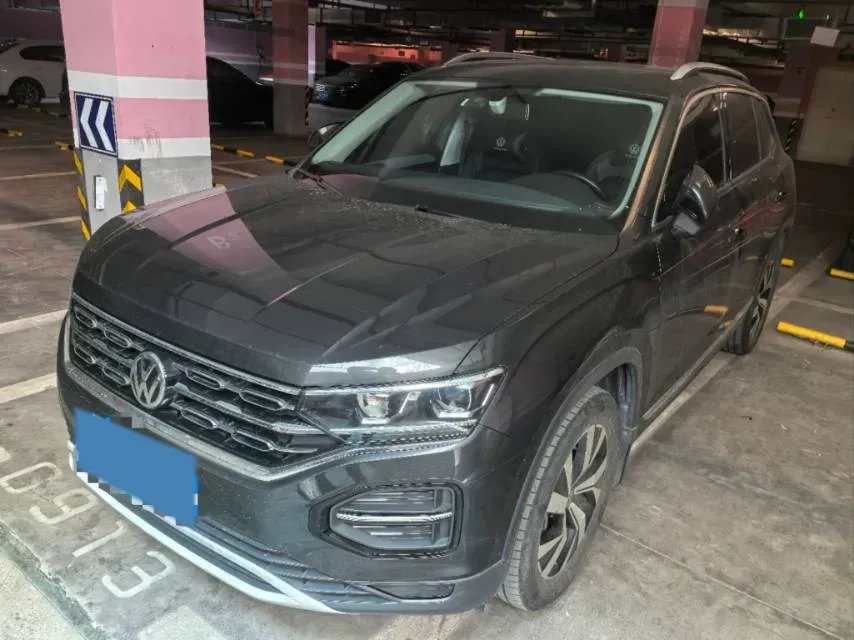 2019 Jeep Cherokee 2.0T 234HP L4 9AT,autocango,china used car exporter,china ev exporter,chinese used car exporter,chinese used ev exporter