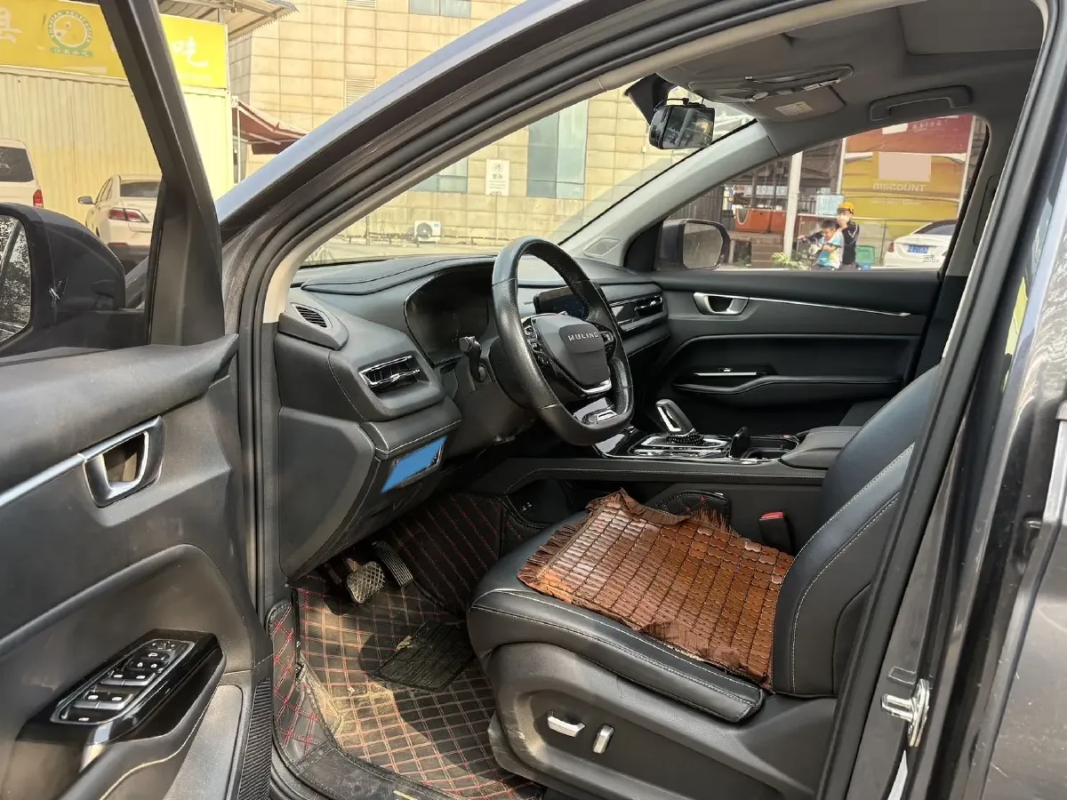 2019 BaoJun 730 1.5T 151HP L4 CVT,autocango,china used car exporter,china ev exporter,chinese used car exporter,chinese used ev exporter