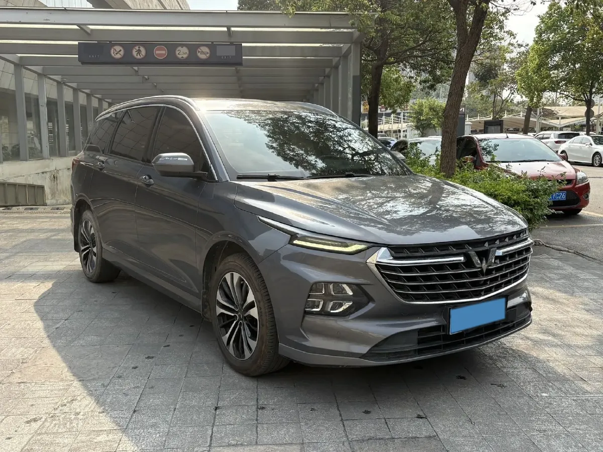2019 BaoJun 730 1.5T 151HP L4 CVT,autocango,china used car exporter,china ev exporter,chinese used car exporter,chinese used ev exporter