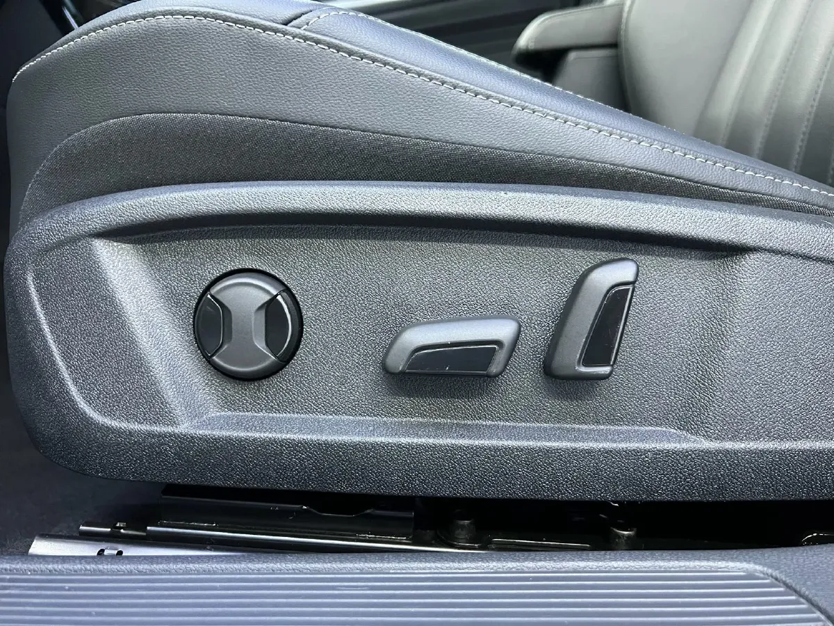 2023 Volkswagen Passat 1.4T 150HP L4 7DCT,autocango,china used car exporter,china ev exporter,chinese used car exporter,chinese used ev exporter