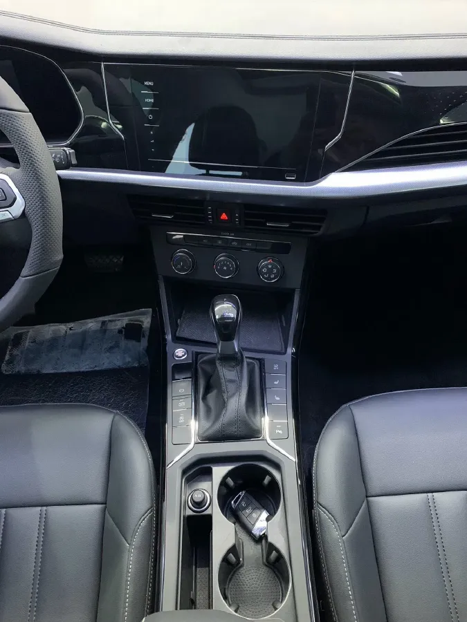2023 Volkswagen Passat 1.4T 150HP L4 7DCT,autocango,china used car exporter,china ev exporter,chinese used car exporter,chinese used ev exporter