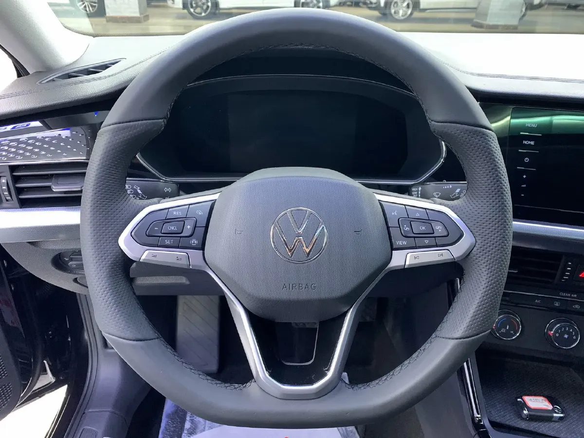 2023 Volkswagen Passat 1.4T 150HP L4 7DCT,autocango,china used car exporter,china ev exporter,chinese used car exporter,chinese used ev exporter