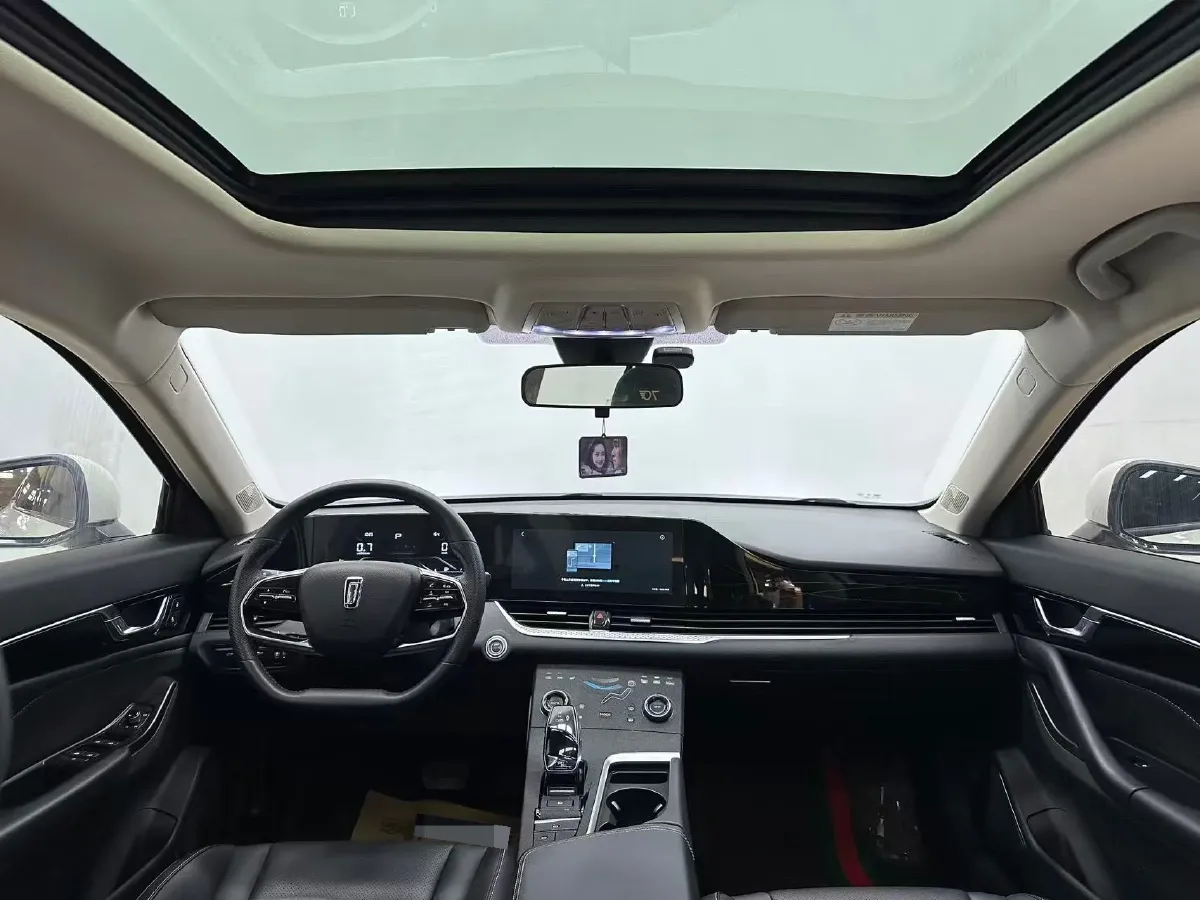 2023 Bestune B70 1.5T 169HP L4 7DCT,autocango,china used car exporter,china ev exporter,chinese used car exporter,chinese used ev exporter