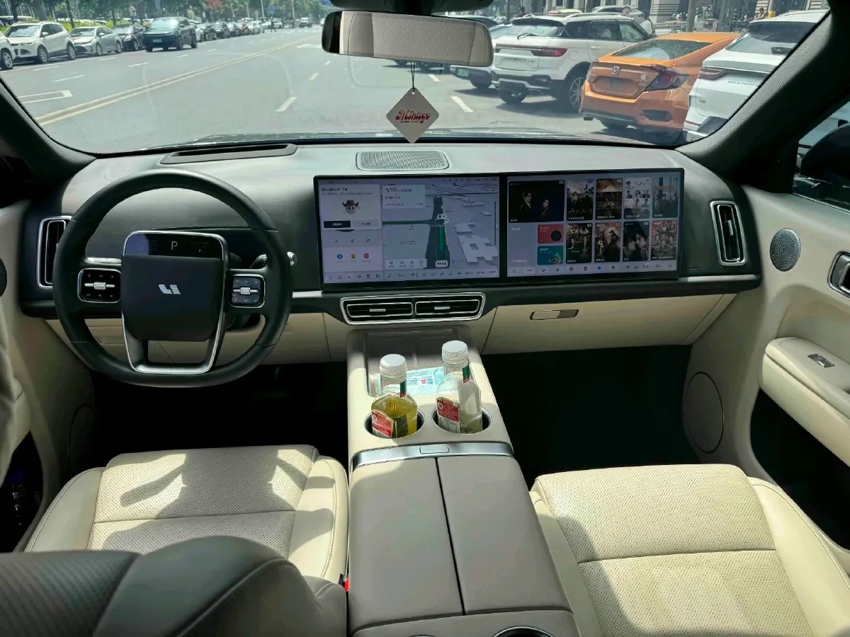 2024 Volvo S60 2.0T 197HP L4 7DCT,autocango,china used car exporter,china ev exporter,chinese used car exporter,chinese used ev exporter