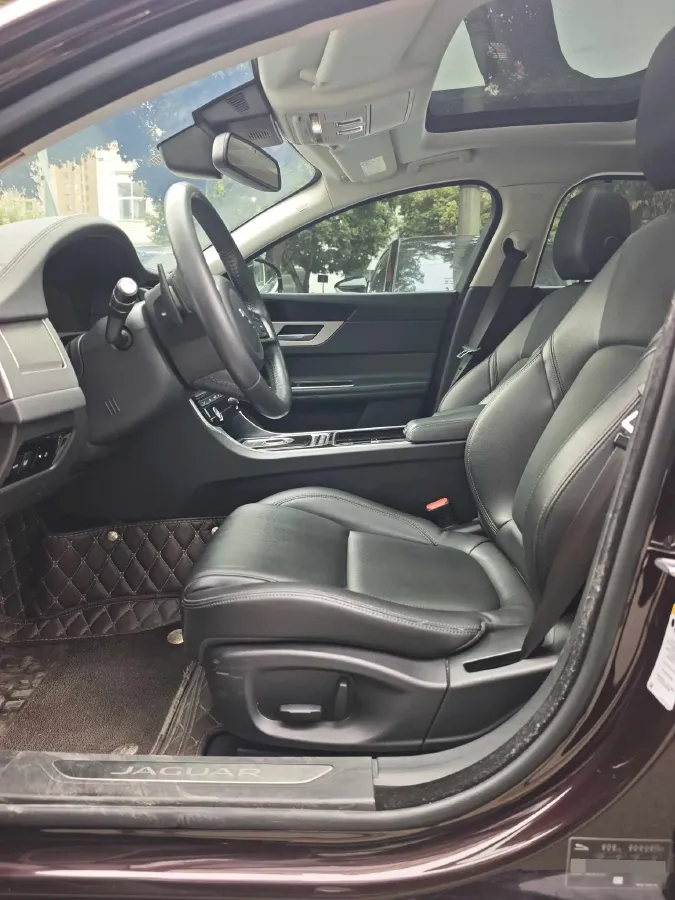 2021 Jaguar XFL 2.0T 200HP L4 8AT,autocango,china used car exporter,china ev exporter,chinese used car exporter,chinese used ev exporter