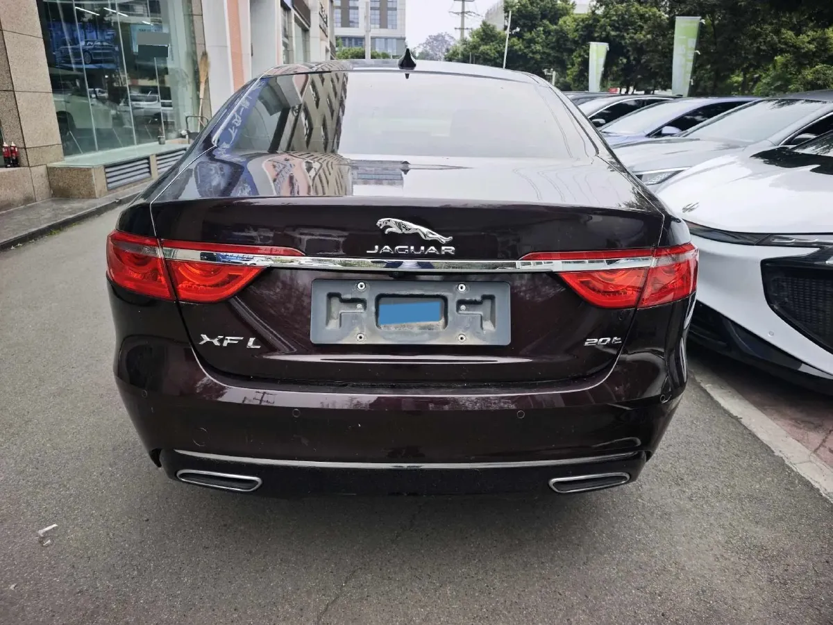 2021 Jaguar XFL 2.0T 200HP L4 8AT,autocango,china used car exporter,china ev exporter,chinese used car exporter,chinese used ev exporter