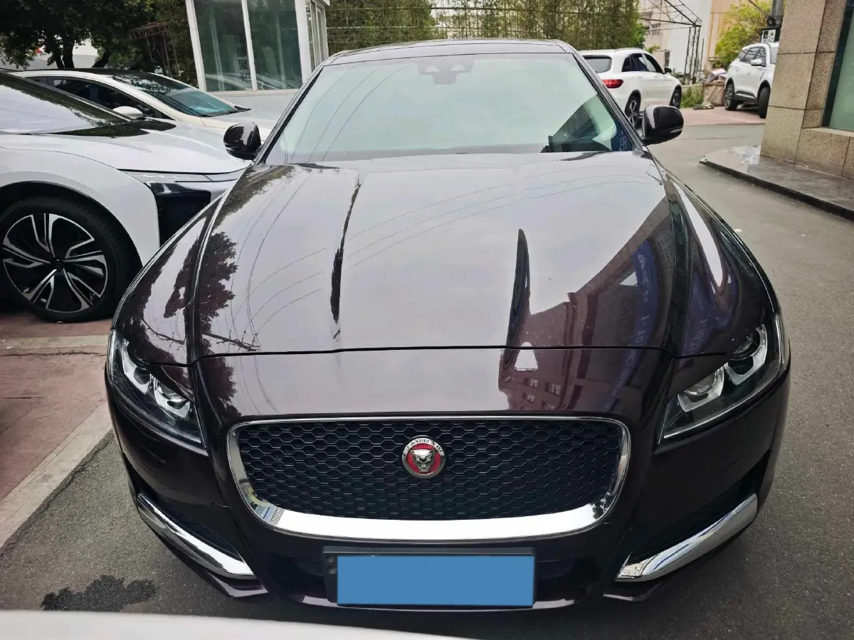 2021 Jaguar XFL 2.0T 200HP L4 8AT,autocango,china used car exporter,china ev exporter,chinese used car exporter,chinese used ev exporter