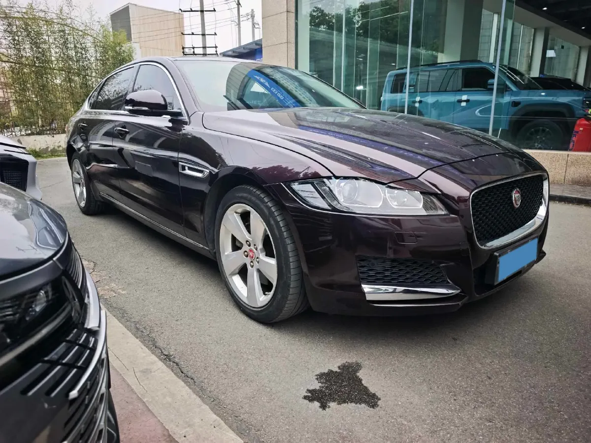 2021 Jaguar XFL 2.0T 200HP L4 8AT,autocango,china used car exporter,china ev exporter,chinese used car exporter,chinese used ev exporter