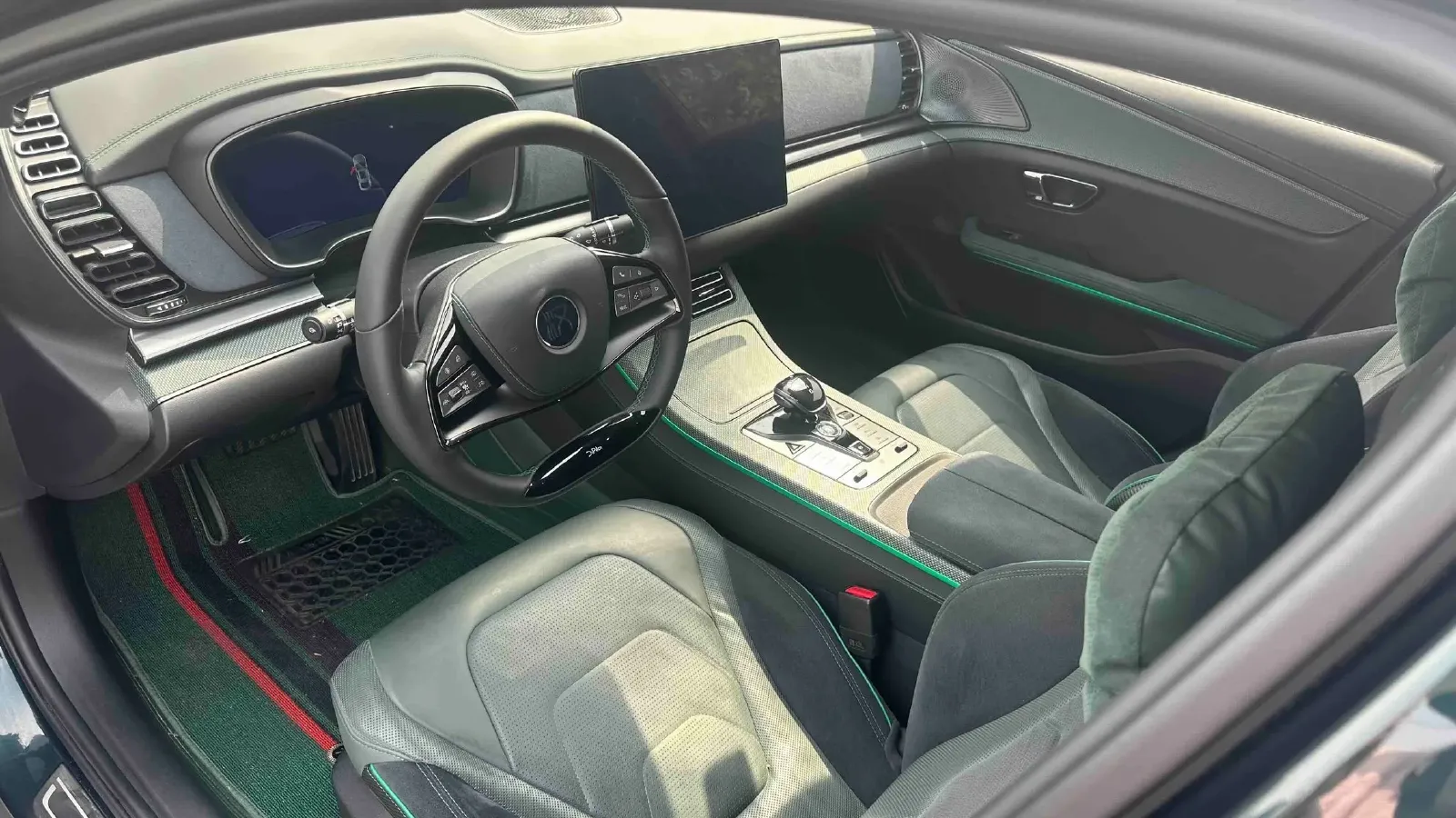 2022 Toyota Highlander 2.5L 192HP L4 E-CVT Hybrid,autocango,china used car exporter,china ev exporter,chinese used car exporter,chinese used ev exporter
