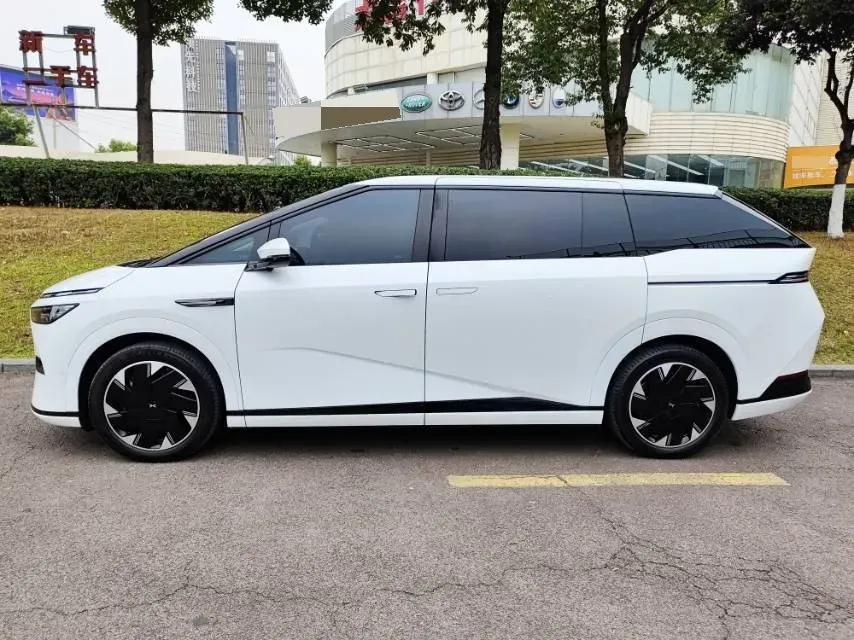 2025 Xpeng X9 BEV,autocango,china used car exporter,china ev exporter,chinese used car exporter,chinese used ev exporter