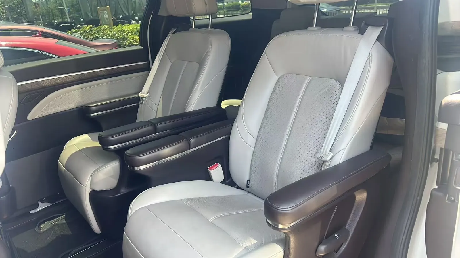 2021 GAC Trumpchi M8 2.0T 252HP L4 8AT,autocango,china used car exporter,china ev exporter,chinese used car exporter,chinese used ev exporter