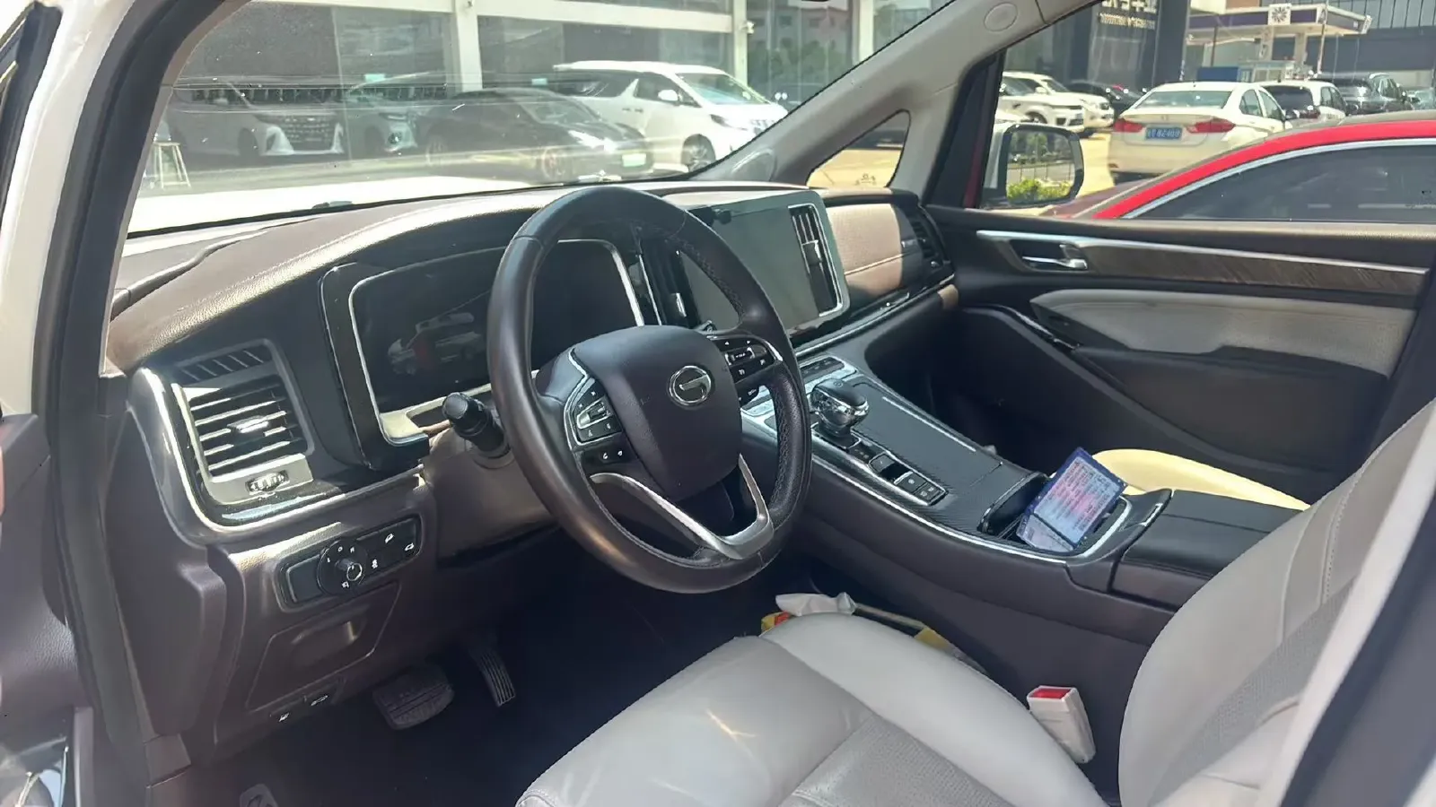 2021 GAC Trumpchi M8 2.0T 252HP L4 8AT,autocango,china used car exporter,china ev exporter,chinese used car exporter,chinese used ev exporter
