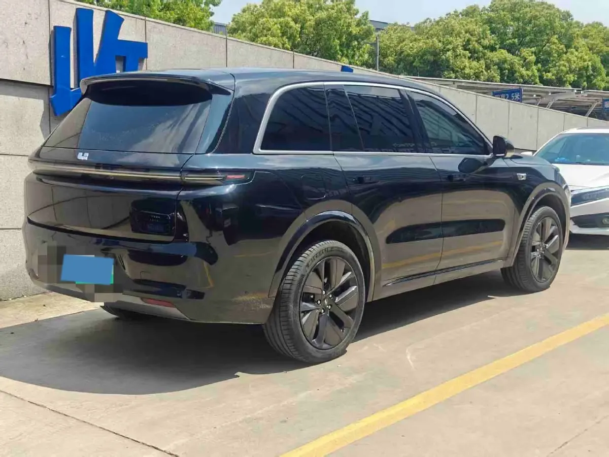 2023 Li L8 Range Extended 154HP REEV 40.9KWH,autocango,china used car exporter,china ev exporter,chinese used car exporter,chinese used ev exporter