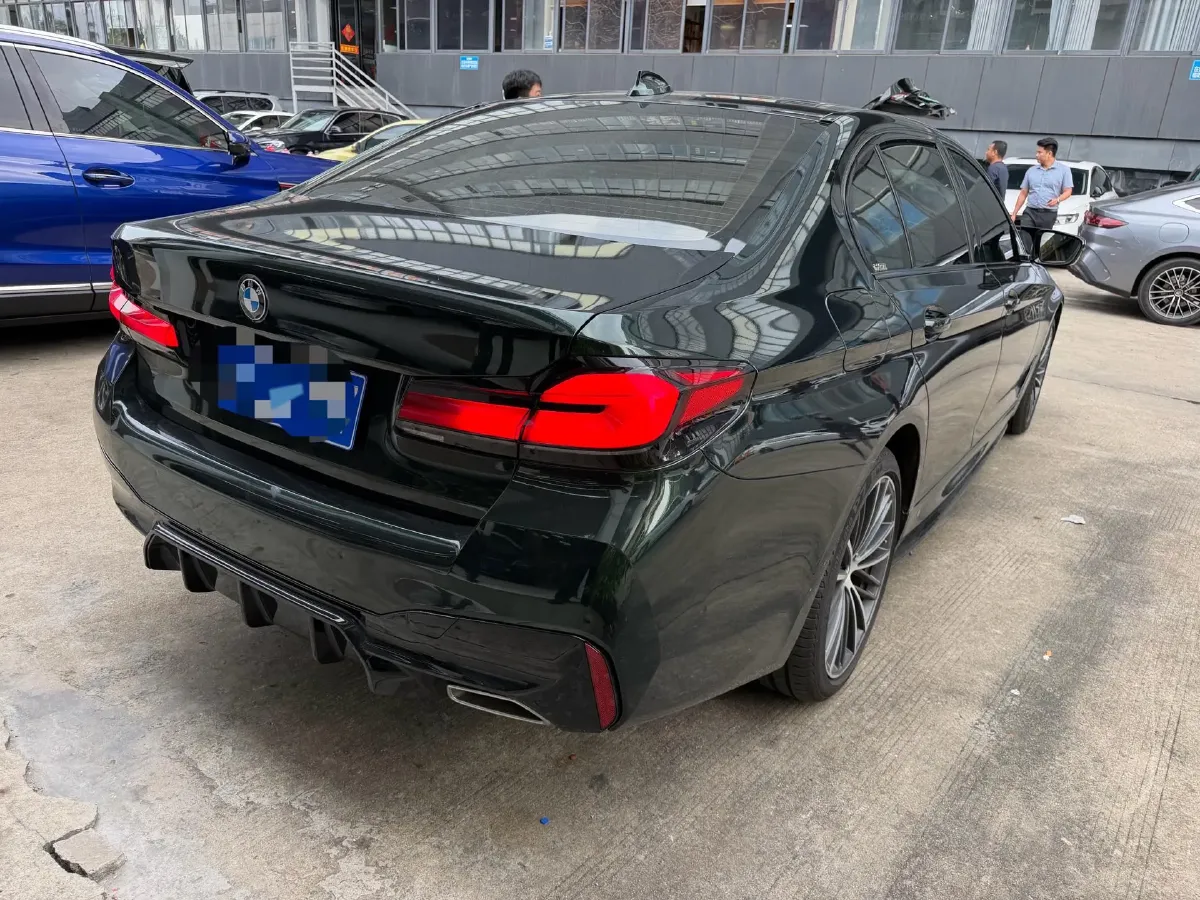 2022 BMW 5 Series 2.0T 252HP L4 8AT,autocango,china used car exporter,china ev exporter,chinese used car exporter,chinese used ev exporter