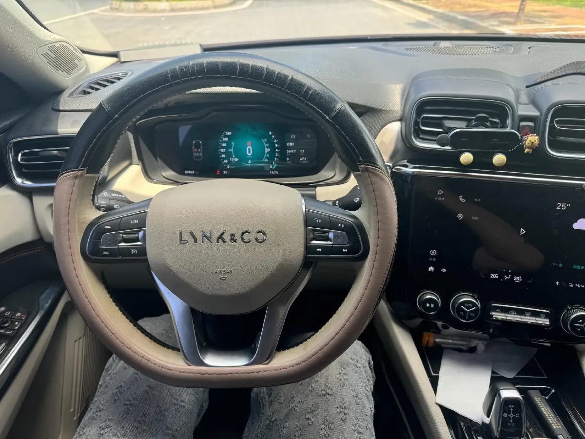 2018 Toyota C-HR 2.0L 171HP L4 CVT,autocango,china used car exporter,china ev exporter,chinese used car exporter,chinese used ev exporter
