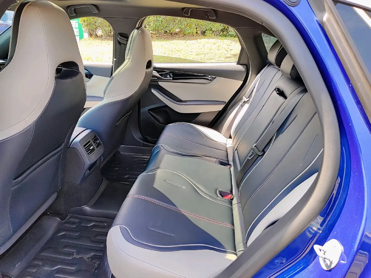 2021 Haval F7 1.5T 169HP L4 7DCT,autocango,china used car exporter,china ev exporter,chinese used car exporter,chinese used ev exporter