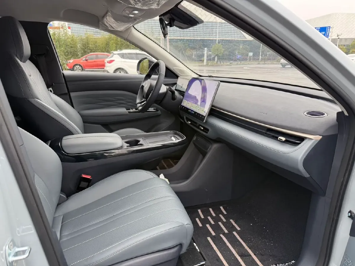 2025 ARCFOX T1 BEV,autocango,china used car exporter,china ev exporter,chinese used car exporter,chinese used ev exporter